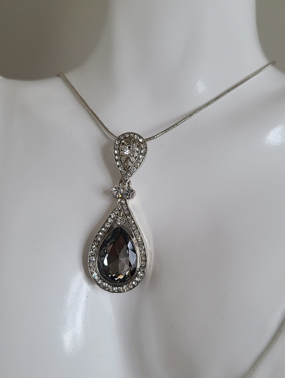 Vintage Silver Grey Crystal Evening Formal Fancy Drop Long Pendant Necklace